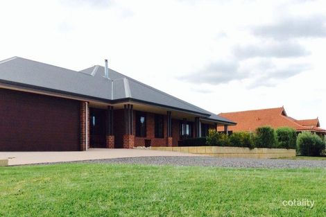 15 Holstein Ct, Oakford, WA 6121