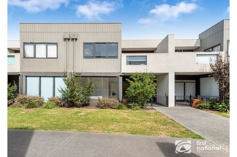 Property photo of 8 Push-Pea Way Cranbourne West VIC 3977