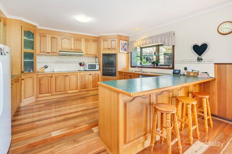 Property photo of 23 Deborah Court Haddon VIC 3351