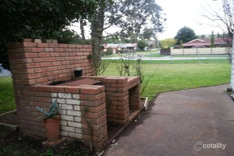 Property photo of 22 Dryden Concourse Mooroolbark VIC 3138