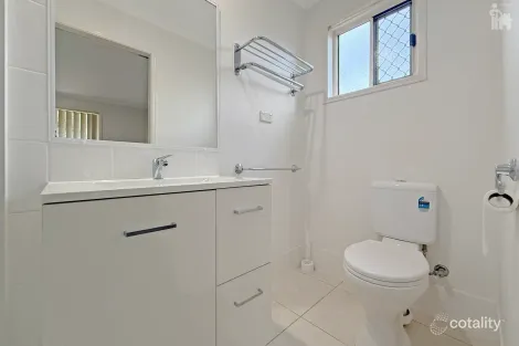 Property photo of 44 Emerald Park Way Urangan QLD 4655