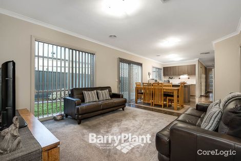 Property photo of 18 Everly Circuit Pakenham VIC 3810