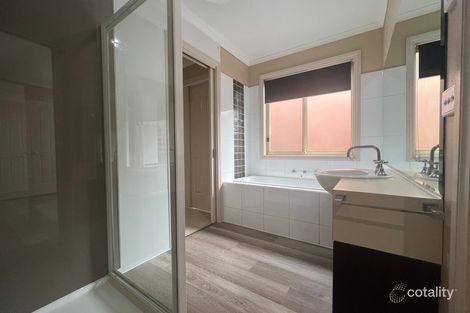 Property photo of 12 Bendigo Circuit Caroline Springs VIC 3023