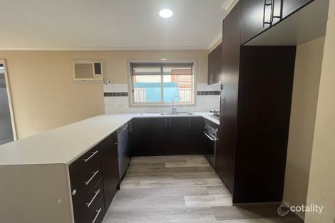 Property photo of 12 Bendigo Circuit Caroline Springs VIC 3023