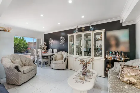 Property photo of 14 Moffitt Crescent Edensor Park NSW 2176