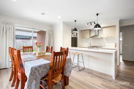 Property photo of 33 Rosette Crescent Rockbank VIC 3335