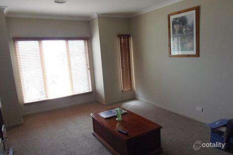 Property photo of 28 Westerfolds Terrace Caroline Springs VIC 3023