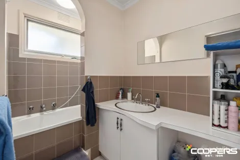 Property photo of 33 Lorimer Street Melton VIC 3337