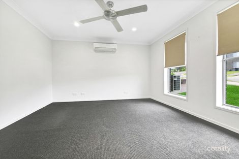 Property photo of 17 Lucia Crest Cameron Park NSW 2285