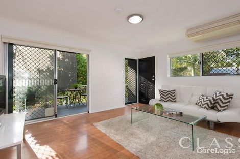 Property photo of 2/253 Riding Road Balmoral QLD 4171