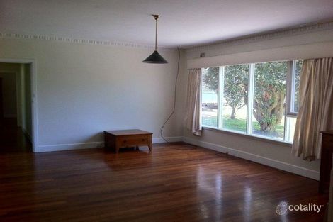 Property photo of 33 Willow Road Upper Ferntree Gully VIC 3156