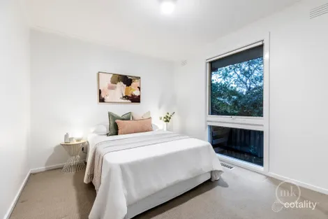 Property photo of 21 Macdhui Avenue Eltham North VIC 3095