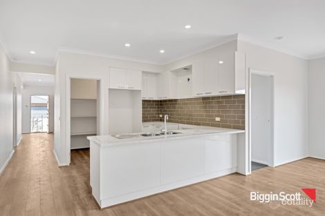 Property photo of 15 Diamantina Way Cobblebank VIC 3338