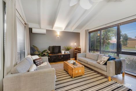 Property photo of 28 Mersey Crescent Seaford VIC 3198