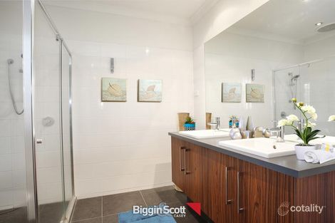 Property photo of 172 Webster Way Pakenham VIC 3810