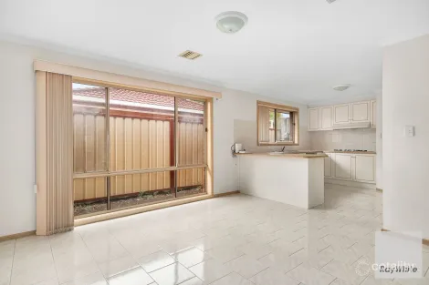 Property photo of 33 Sandpiper Drive Taylors Lakes VIC 3038