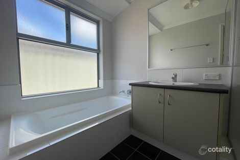 Property photo of 21 Astrolabe Way Swan View WA 6056
