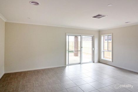 Property photo of 8 Ferrars Way Mickleham VIC 3064