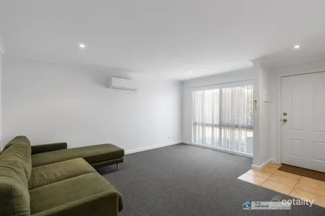 2/2 Grandview Gr, Cowes, VIC 3922