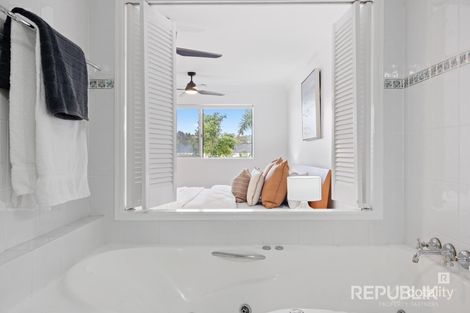 Property photo of 33/82-86 Limetree Parade Runaway Bay QLD 4216