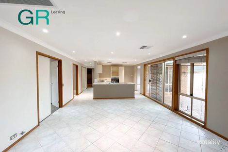 Property photo of 39 Tamworth Crescent Hoxton Park NSW 2171