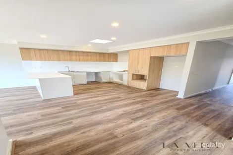 7 Magdala Rd, Clyde North, VIC 3978