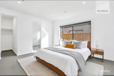 Property photo of 30 Kangaroo Crescent Aintree VIC 3336