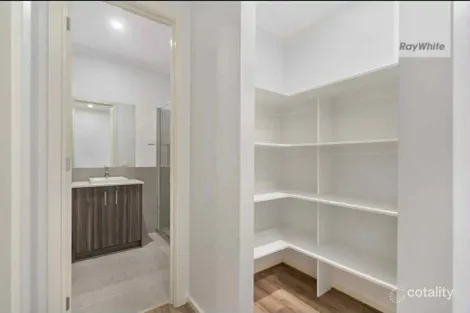 Property photo of 30 Kangaroo Crescent Aintree VIC 3336