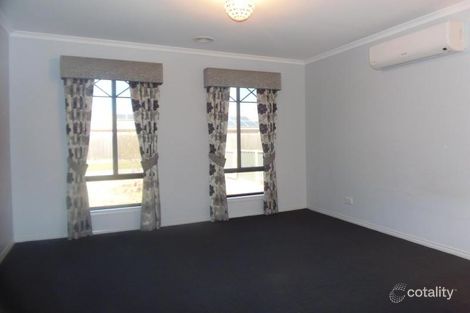 Property photo of 10 Rising Court Hillside VIC 3037