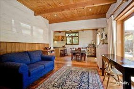 Property photo of 8 Sandra Avenue Eltham VIC 3095