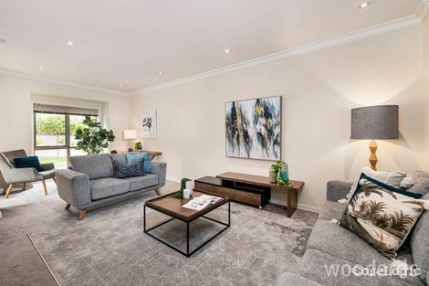 Property photo of 19 Kingswood Rise Box Hill South VIC 3128