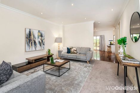 Property photo of 19 Kingswood Rise Box Hill South VIC 3128