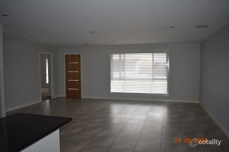 Property photo of 1/4 Redman Circuit Goulburn NSW 2580