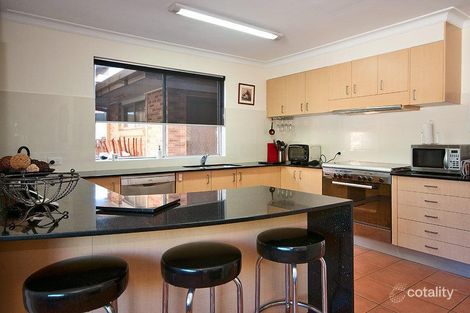 Property photo of 10 Collins Crescent Benowa QLD 4217