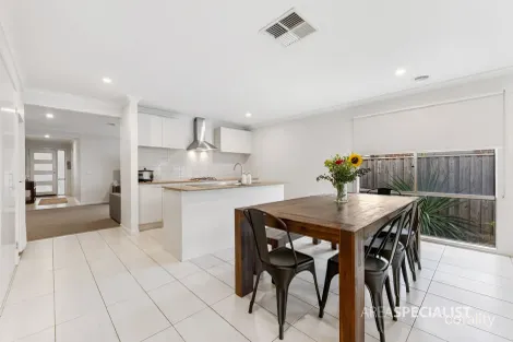 Property photo of 22 Kurrali Crescent Werribee VIC 3030
