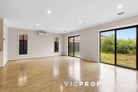 Property photo of 18 Neroli Crescent Truganina VIC 3029