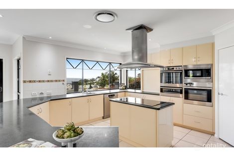 Property photo of 43 Windemere Terrace Mount Lofty QLD 4350