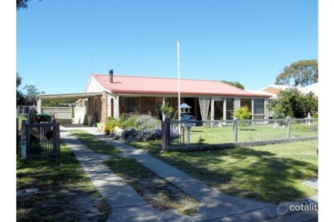 24 Currawong Cl, Raymond Island, VIC 3880