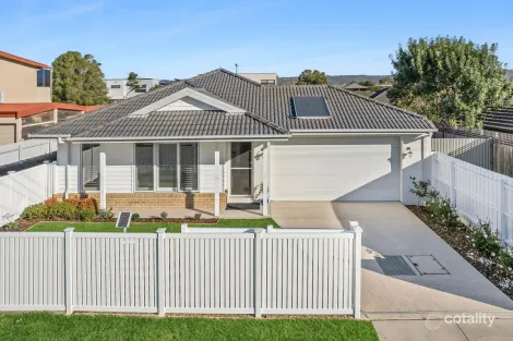 Property photo of 32 Knott Street Safety Beach VIC 3936