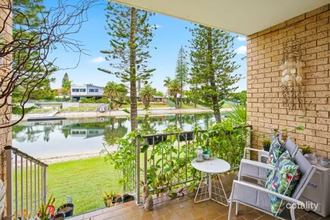 2/49 Karbunya St, Mermaid Waters, QLD 4218