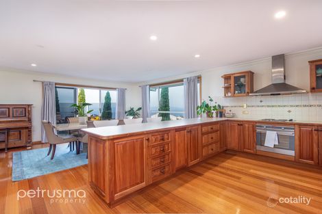 Property photo of 28 Tahune Crescent Blackmans Bay TAS 7052