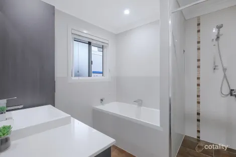 Property photo of 11 Andree Place Wishart QLD 4122
