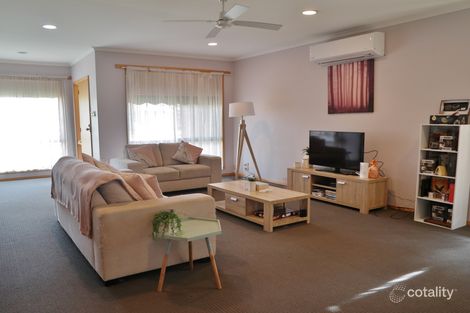 Property photo of 2 Pevensey Place Echuca VIC 3564