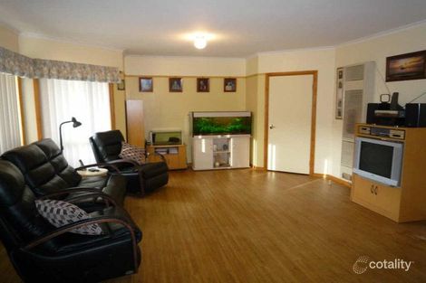 Property photo of 2 Sandner Grove Golden Square VIC 3555