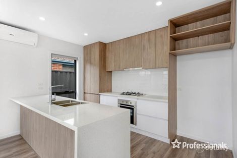 Property photo of 2/12 Silver Street Werribee VIC 3030