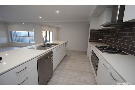 Property photo of 24 Groundsel Street Fern Bay NSW 2295