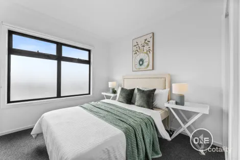Property photo of 37 Cultura Walk Cranbourne West VIC 3977