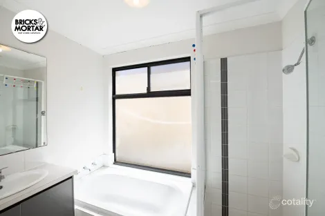 Property photo of 11/18 Mountain View Kelmscott WA 6111