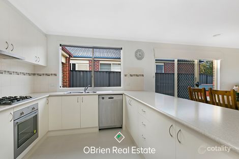 Property photo of 13 Killarney Crescent Pakenham VIC 3810