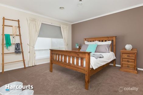 Property photo of 8 Marina Court Berwick VIC 3806